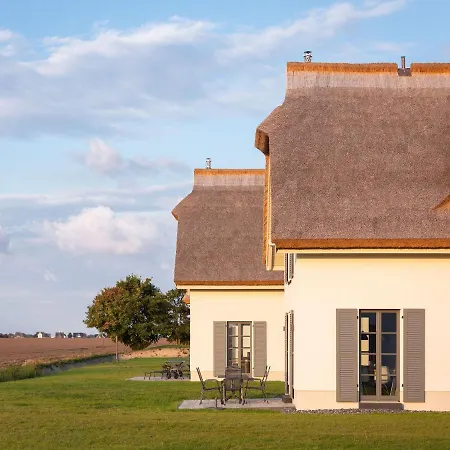 Feriehus Premium Reetdachvilla Mit 3 Schlafzimmern, Sauna Und Kamin E09 Dranske